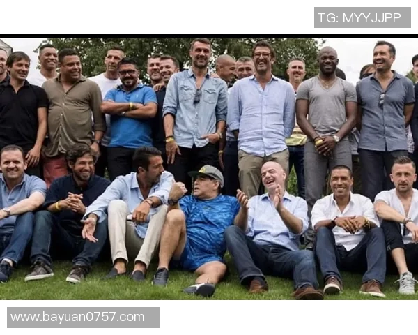 世界足球明星齐聚一堂共庆盛典展现友谊与激情的精彩时刻