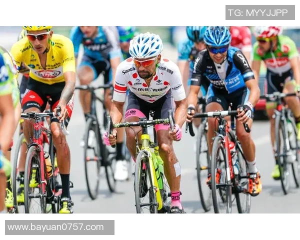 重庆足球队在洲际杯积分榜上以70分稳居第一名展现强劲实力 重庆足球队在洲际杯积分榜上以70分稳居第一名展现强劲实力